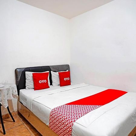 Hotel Oyo 91390 Kost Grand Royal Elite Surabaya Esterno foto