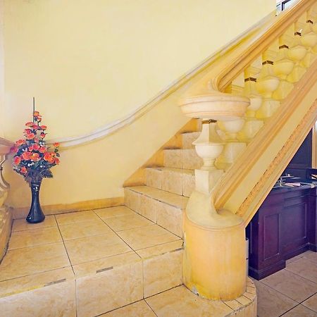 Hotel Oyo 91390 Kost Grand Royal Elite Surabaya Esterno foto