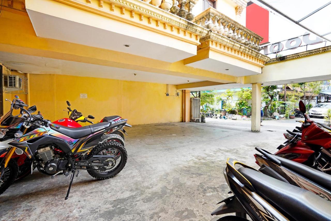 Hotel Oyo 91390 Kost Grand Royal Elite Surabaya Esterno foto