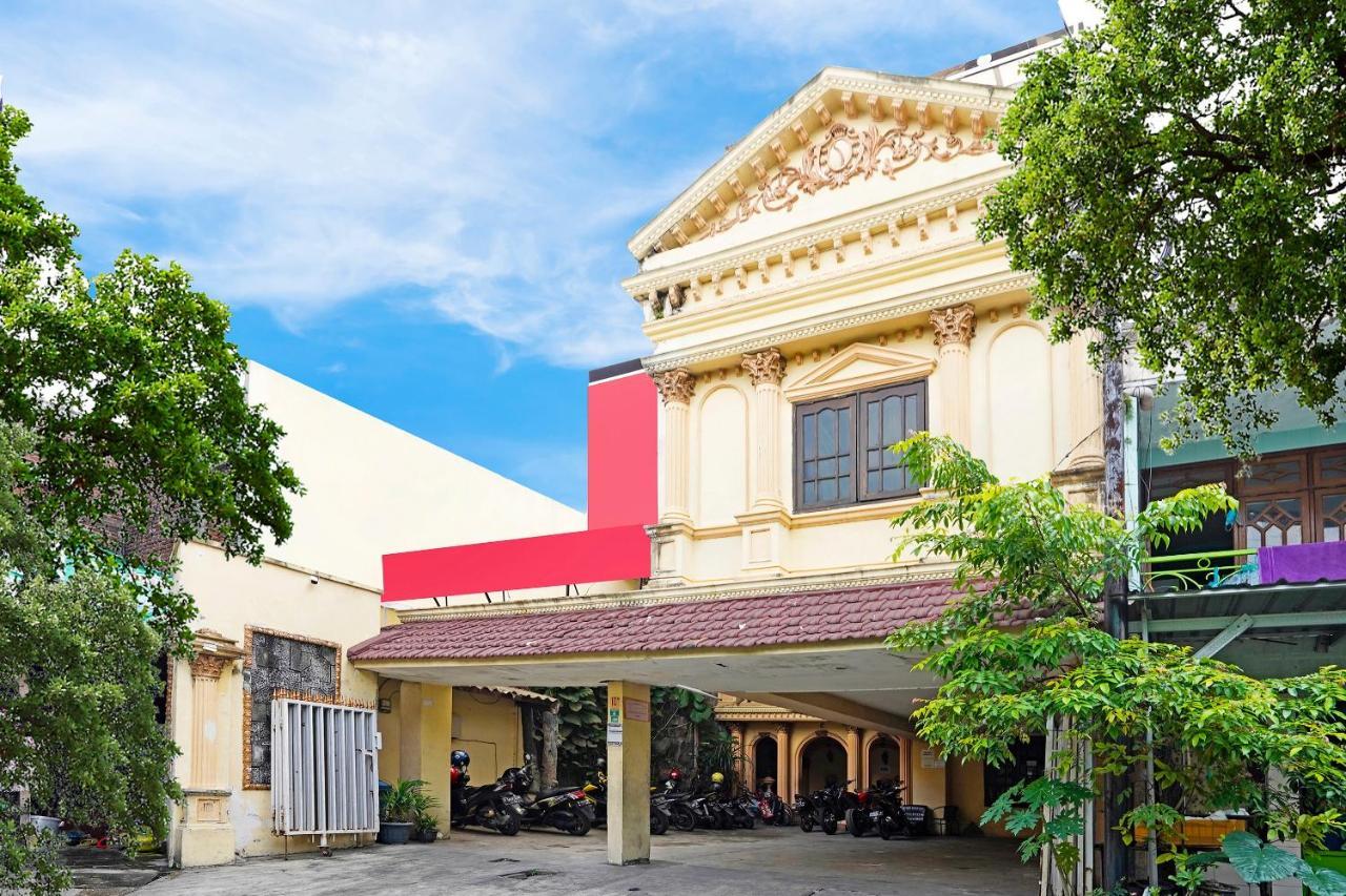 Hotel Oyo 91390 Kost Grand Royal Elite Surabaya Esterno foto
