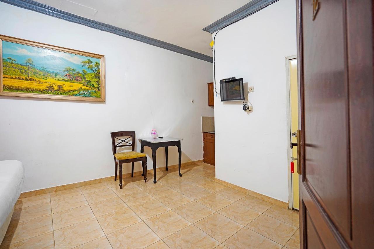 Hotel Oyo 91390 Kost Grand Royal Elite Surabaya Esterno foto