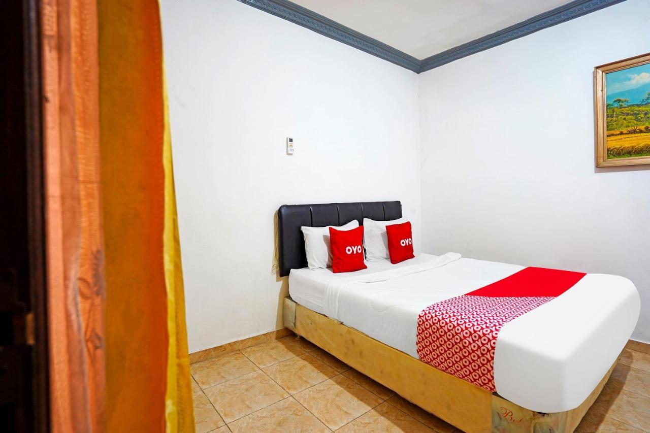 Hotel Oyo 91390 Kost Grand Royal Elite Surabaya Esterno foto