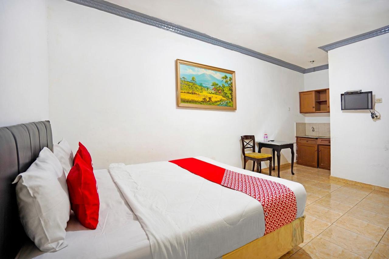 Hotel Oyo 91390 Kost Grand Royal Elite Surabaya Esterno foto