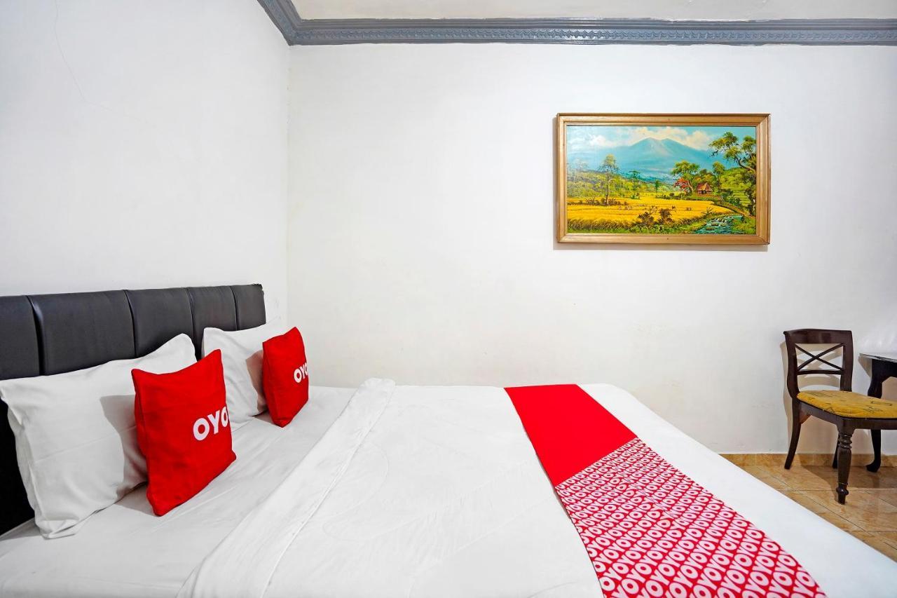 Hotel Oyo 91390 Kost Grand Royal Elite Surabaya Esterno foto